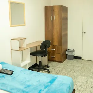 Pensión Africa House-casa Laureles-la70 Medellín